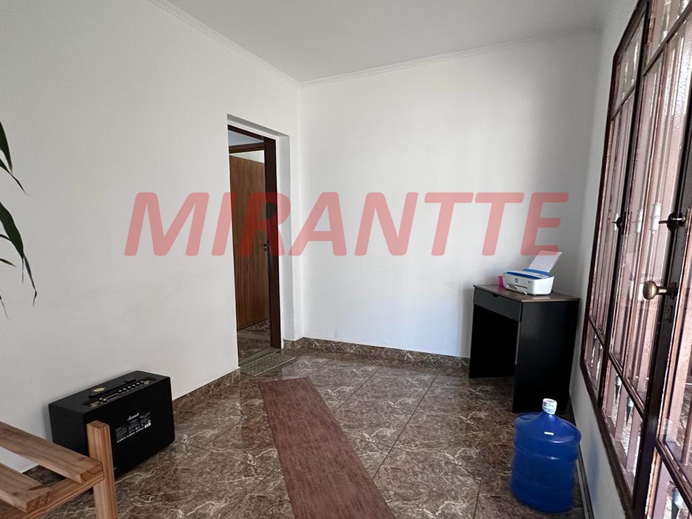 Casa terrea de 200m² com 4 quartos em Água Fria