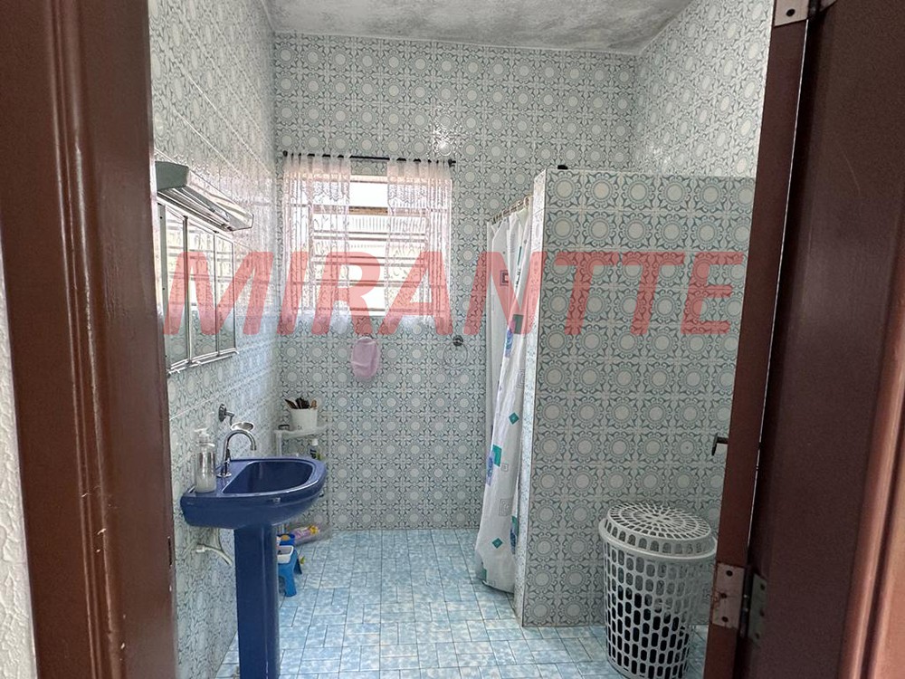 Casa terrea de 200m² com 4 quartos em Água Fria