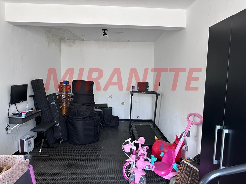 Casa terrea de 200m² com 4 quartos em Água Fria
