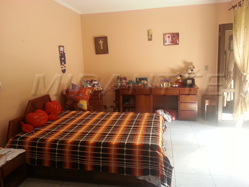 Casa terrea de 600m² com 9 quartos em Jardim Guapíra