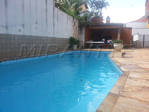 Casa terrea de 600m² com 9 quartos em Jardim Guapíra