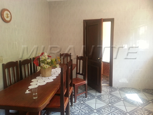 Casa terrea de 600m² com 9 quartos em Jardim Guapíra