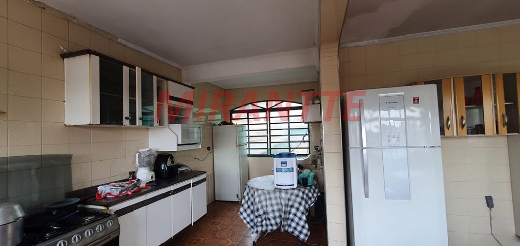 Sobrado de 420m² com 3 quartos em Jardim Guapíra