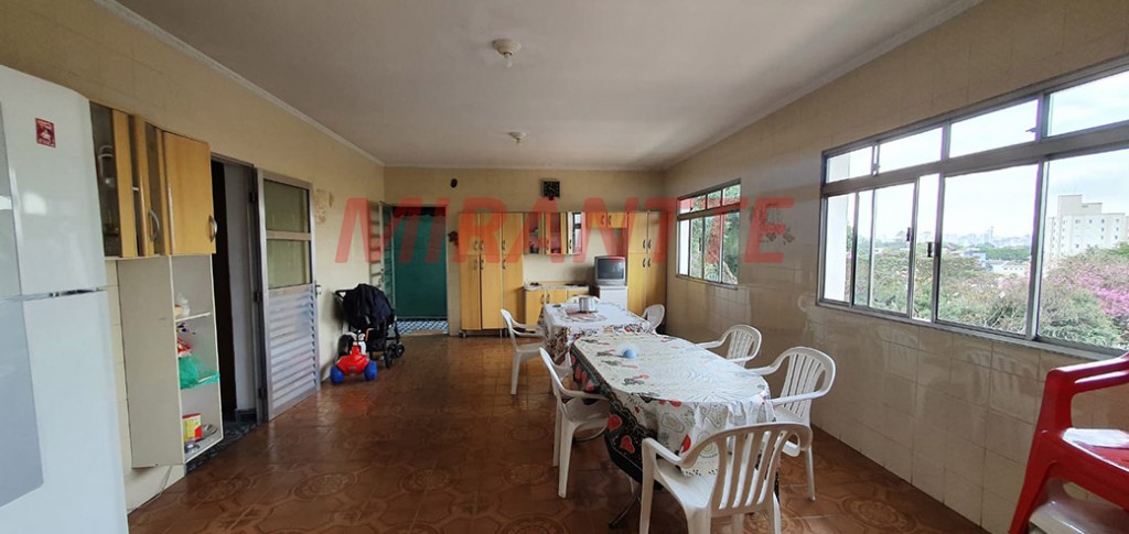 Sobrado de 420m² com 3 quartos em Jardim Guapíra
