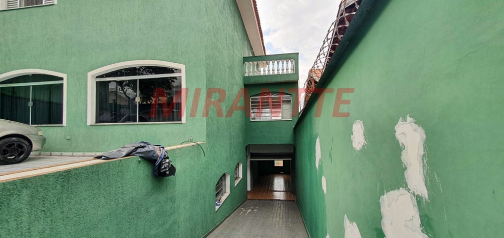 Sobrado de 420m² com 3 quartos em Jardim Guapíra
