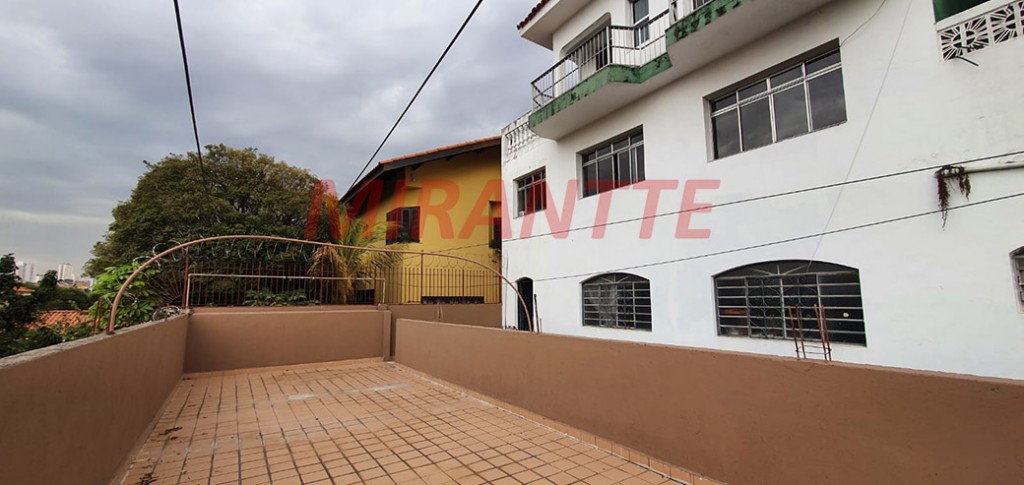 Sobrado de 420m² com 3 quartos em Jardim Guapíra