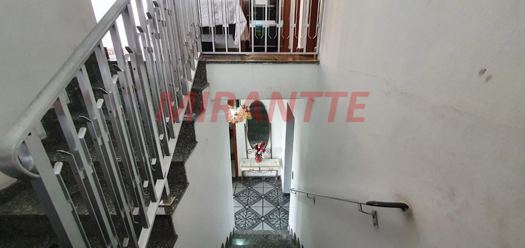 Sobrado de 420m² com 3 quartos em Jardim Guapíra