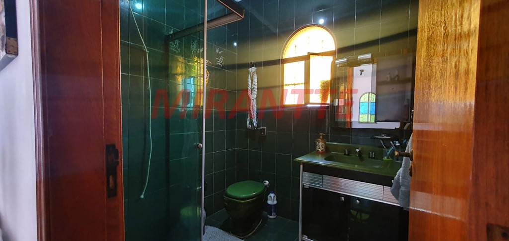 Sobrado de 420m² com 3 quartos em Jardim Guapíra