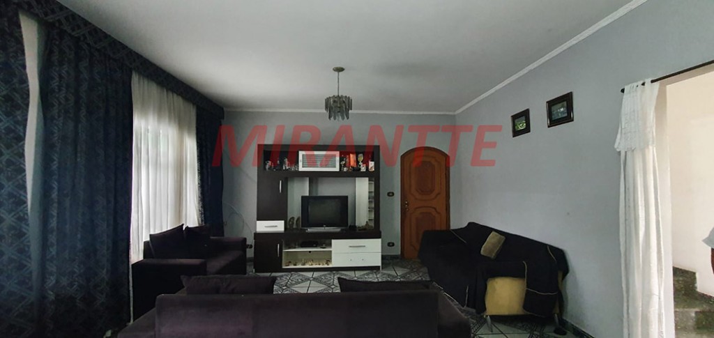 Sobrado de 420m² com 3 quartos em Jardim Guapíra