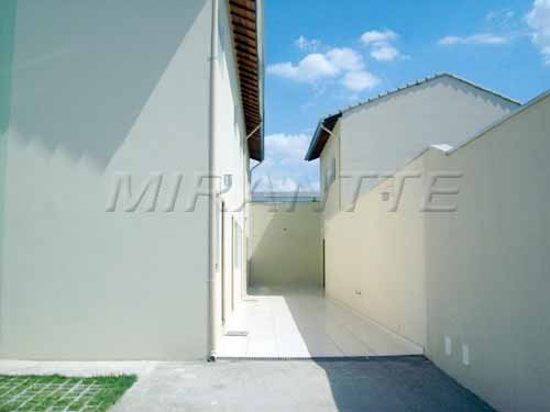 Cond. fechado de 54m² com 2 quartos em Jaçana