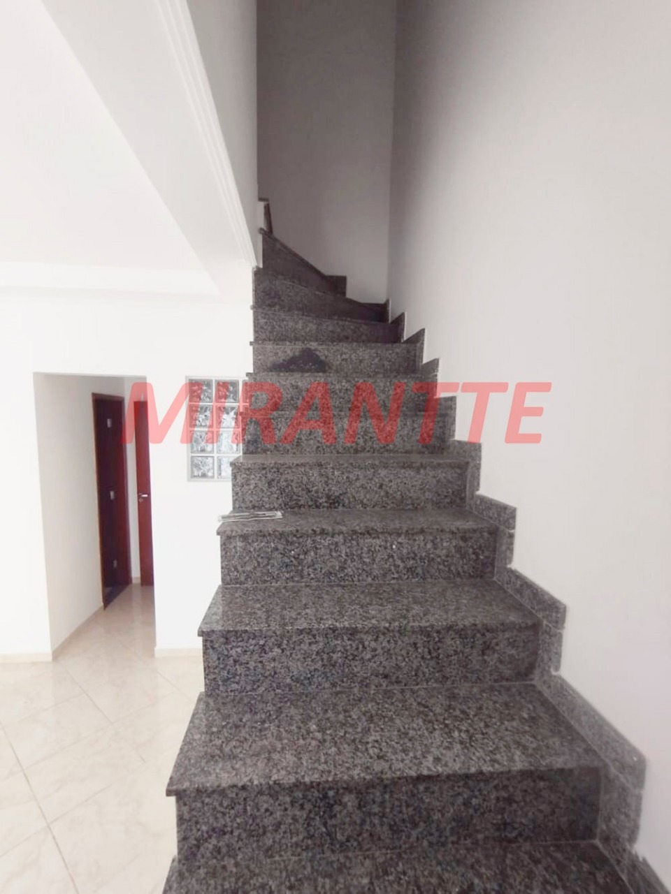 Cond. fechado de 54m² com 2 quartos em Jaçana