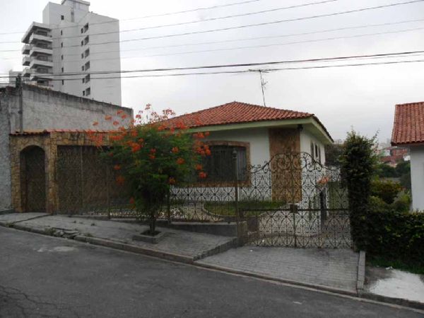 Casa terrea com 3 quartos em Água Fria