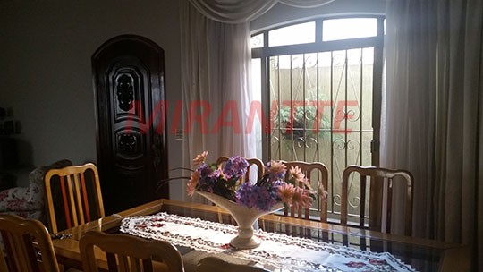 Casa terrea com 3 quartos em Água Fria