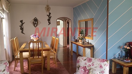 Casa terrea com 3 quartos em Água Fria