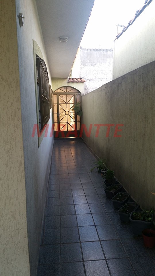 Casa terrea com 3 quartos em Água Fria