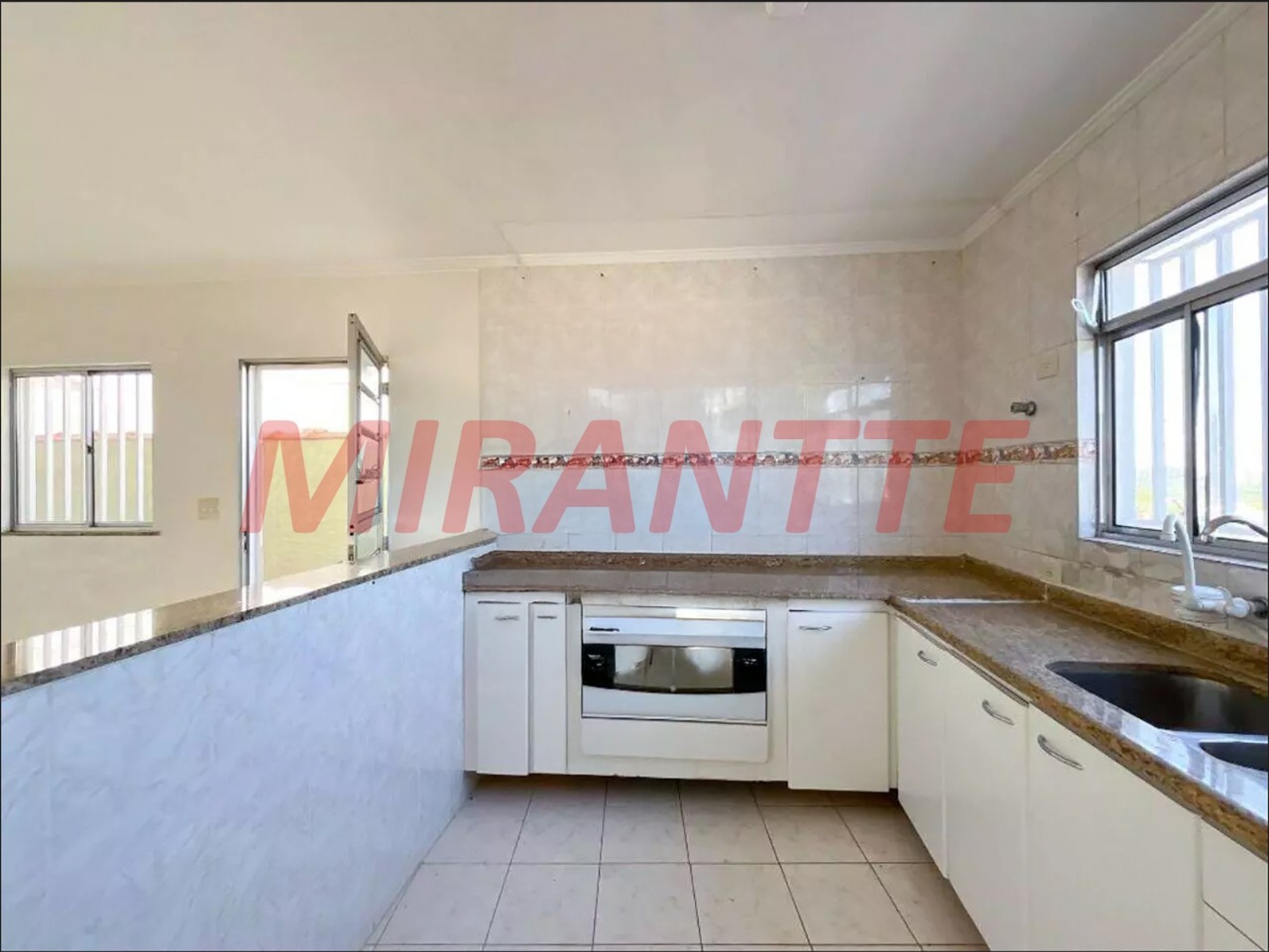 Sobrado de 125m² com 3 quartos em Jardim Virginia Bianca