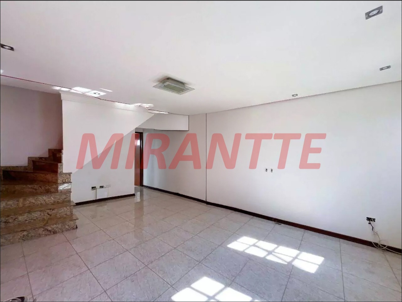Sobrado de 125m² com 3 quartos em Jardim Virginia Bianca