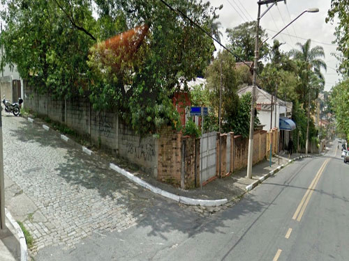 Terreno de 813m² em Tremembe
