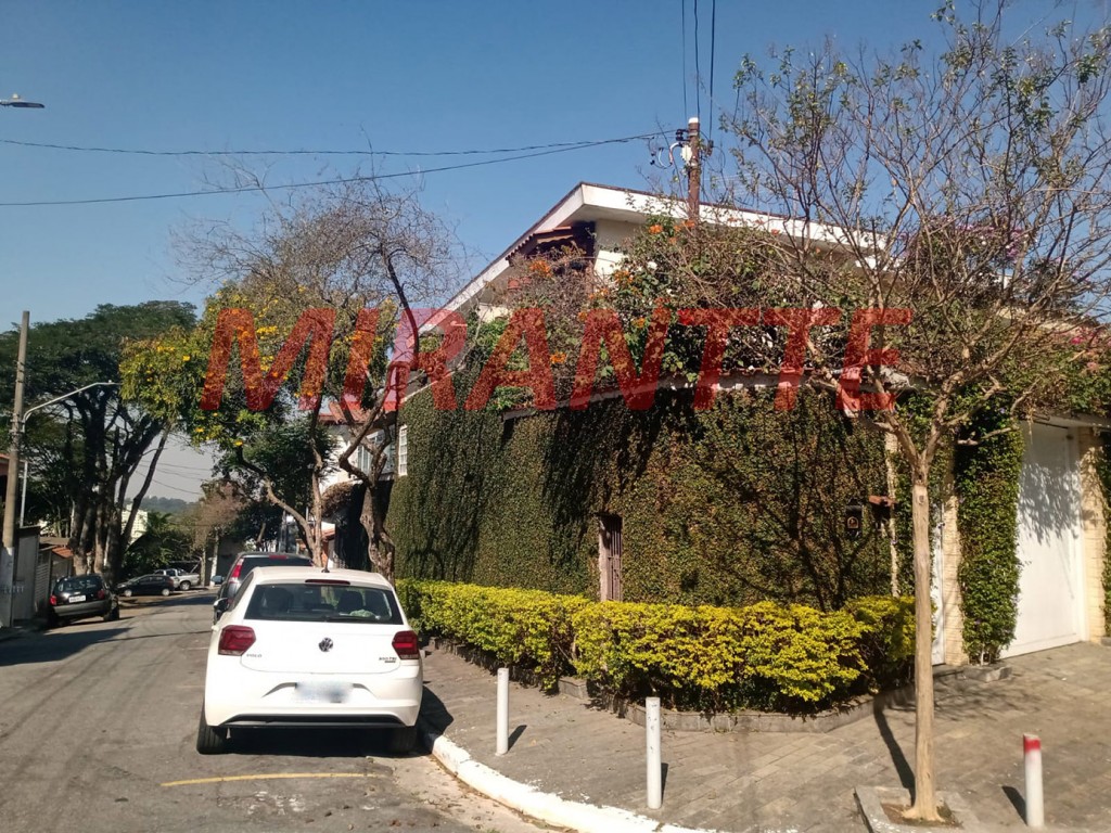 Sobrado de 205m² com 3 quartos em Vila Irmaos Arnoni