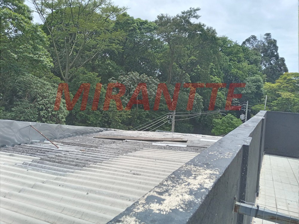 Comercial de 250m² em Horto Florestal
