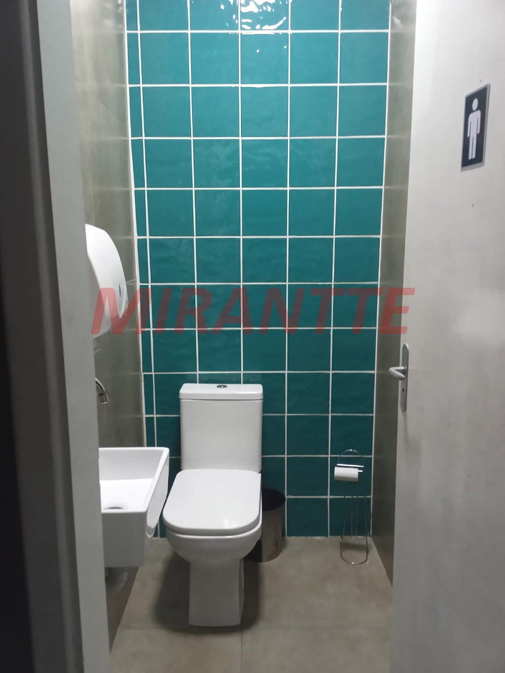 Comercial de 250m² em Horto Florestal