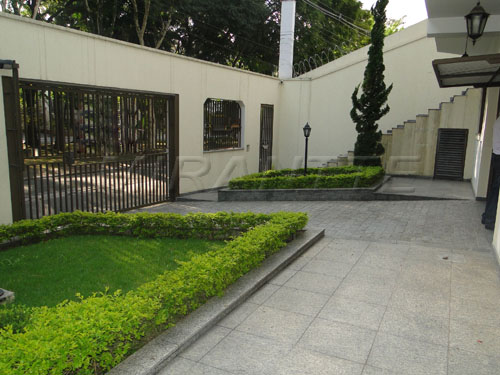 Sobrado de 365m² com 4 quartos em Jardim São Bento