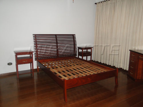 Sobrado de 365m² com 4 quartos em Jardim São Bento