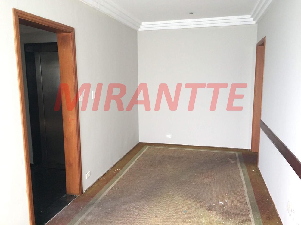 Comercial de 1454m² em Santana