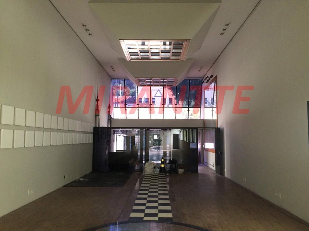 Comercial de 1454m² em Santana