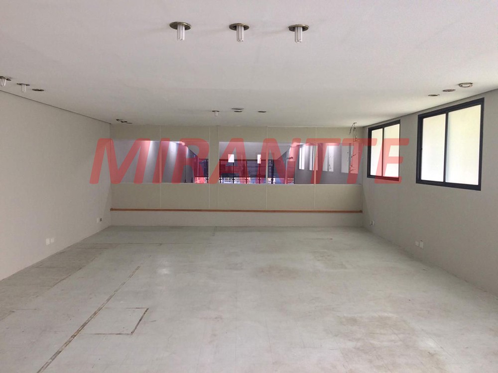 Comercial de 1454m² em Santana