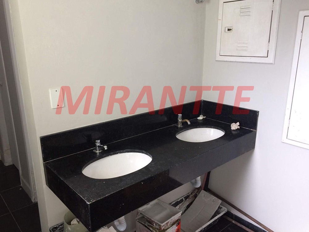 Comercial de 1454m² em Santana