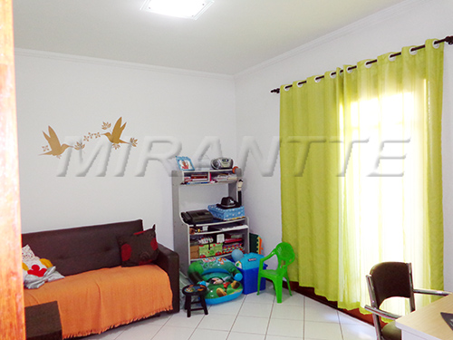 Cond. fechado de 160m² com 3 quartos em Santa Terezinha