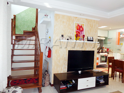 Cond. fechado de 160m² com 3 quartos em Santa Terezinha