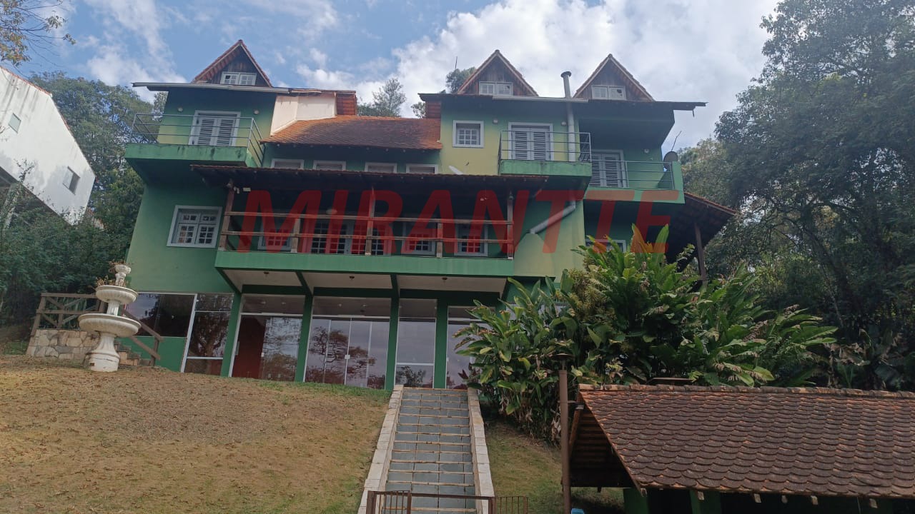 Sobrado de 425m² com 4 quartos em Serra Da Cantareira