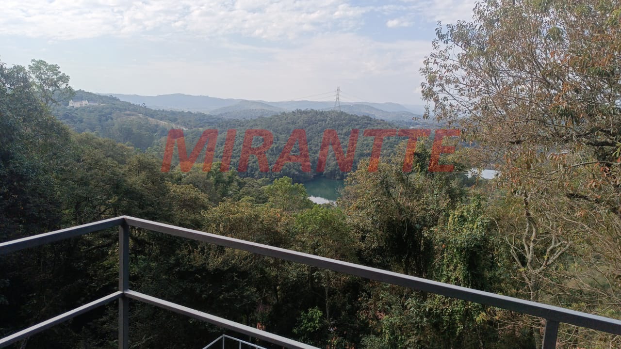 Sobrado de 425m² com 4 quartos em Serra Da Cantareira