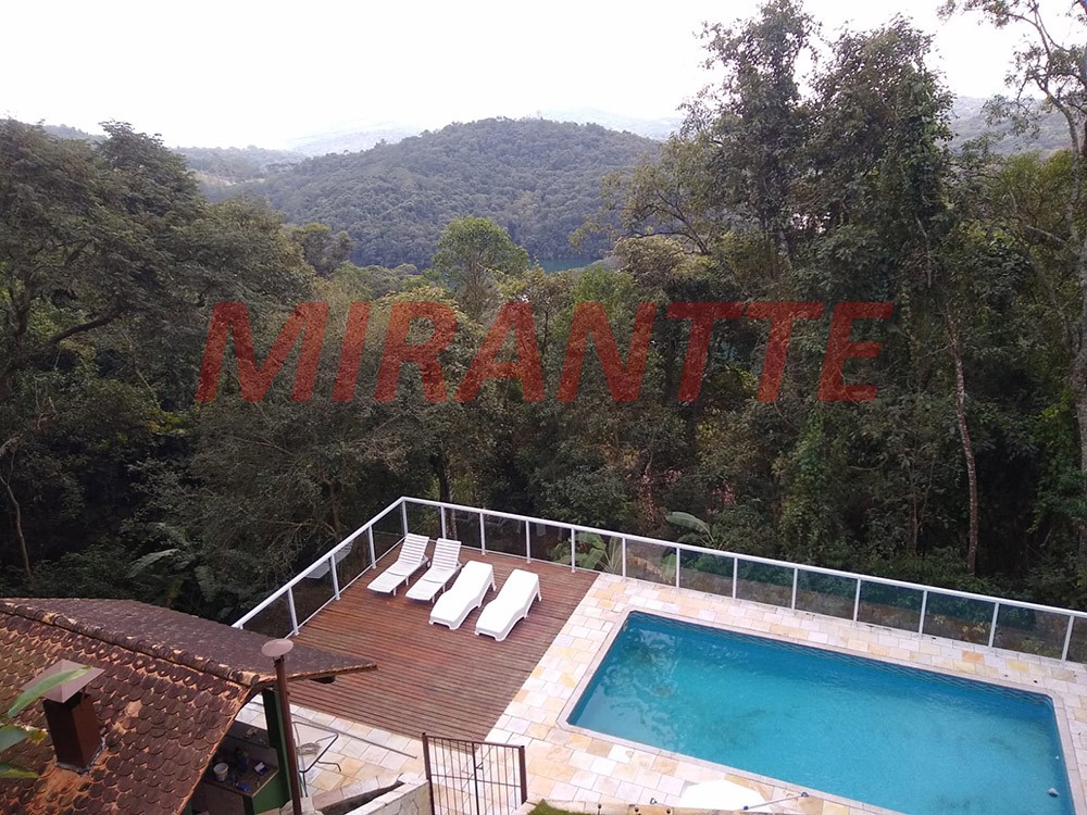 Sobrado de 425m² com 4 quartos em Serra Da Cantareira