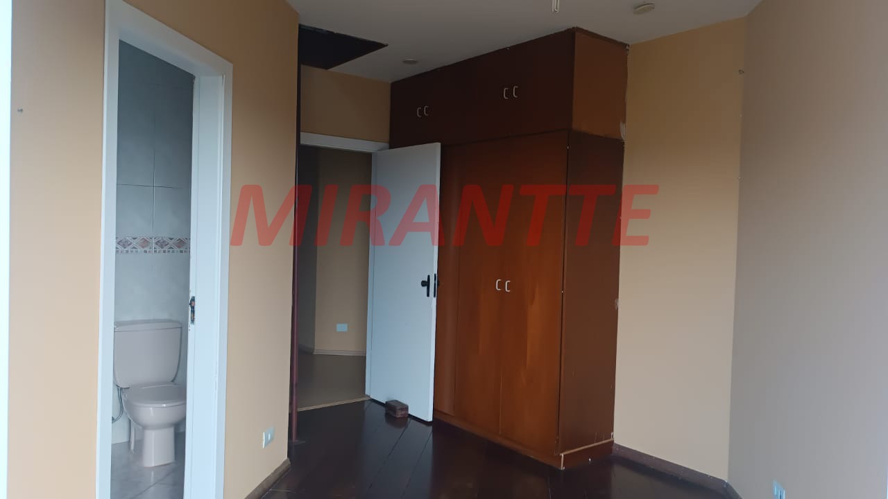 Sobrado de 425m² com 4 quartos em Serra Da Cantareira