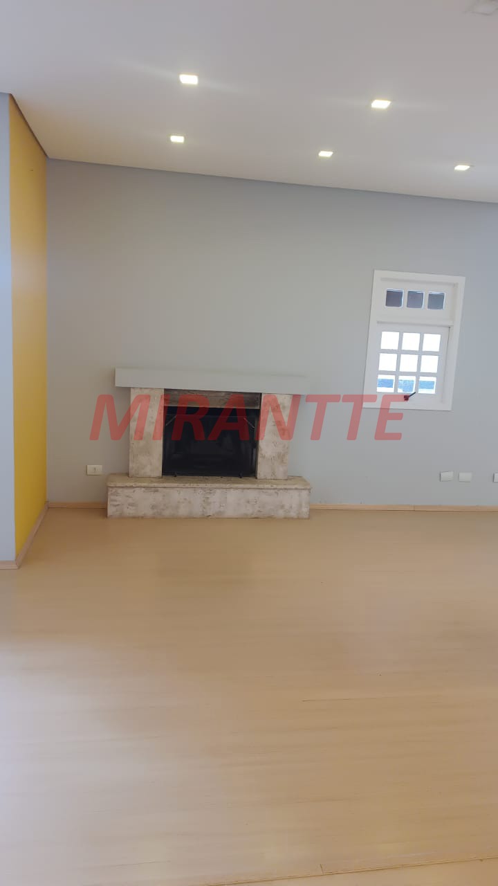 Sobrado de 425m² com 4 quartos em Serra Da Cantareira