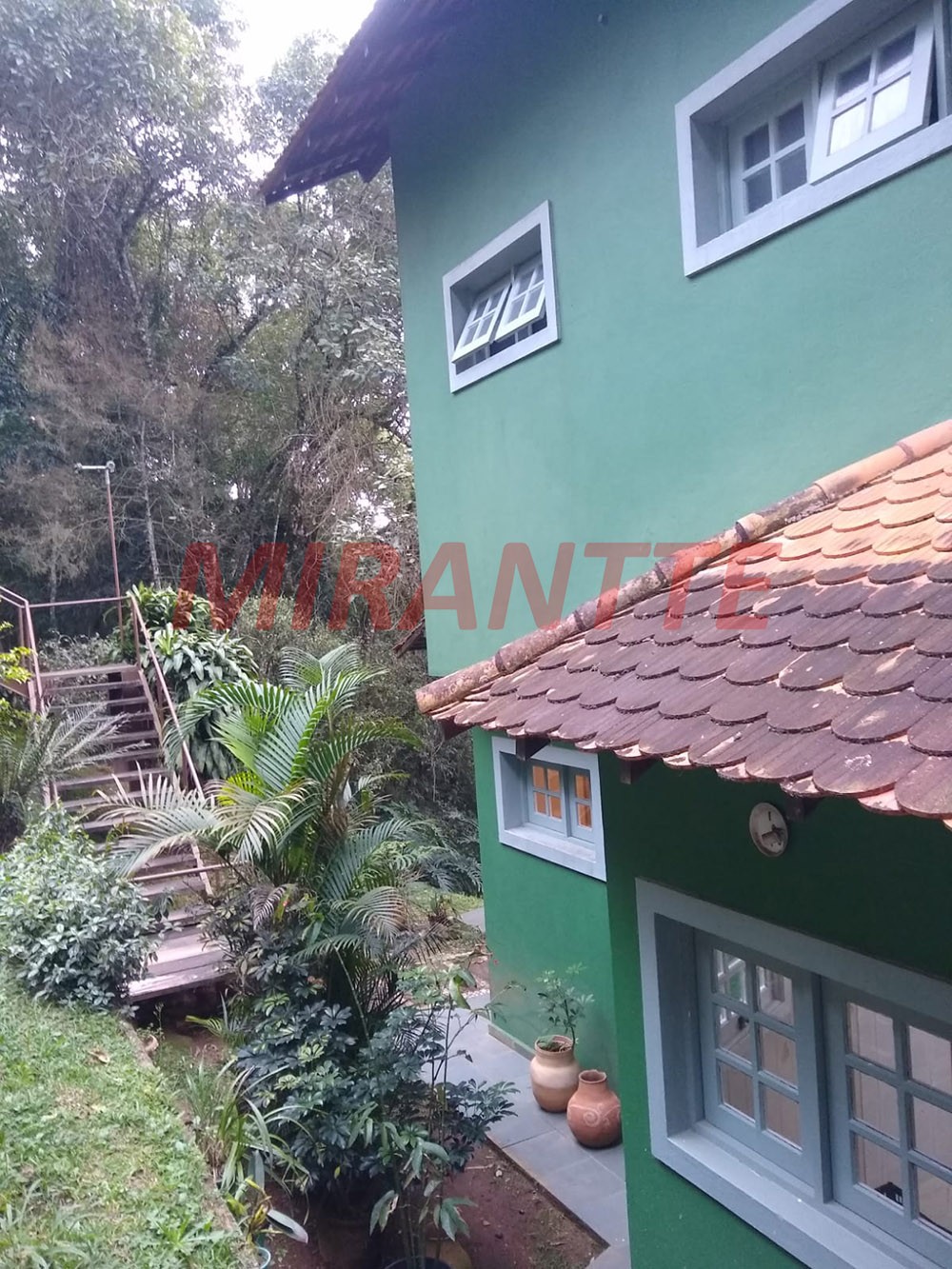 Sobrado de 425m² com 4 quartos em Serra Da Cantareira