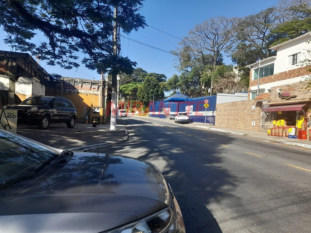 Terreno de 1394m² em Horto Florestal