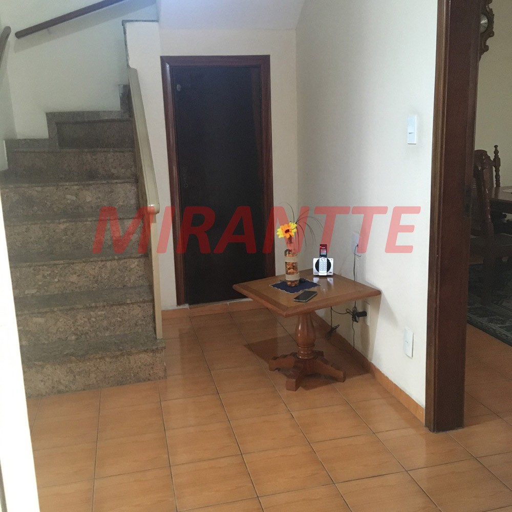 Sobrado de 190m² com 3 quartos em Santana