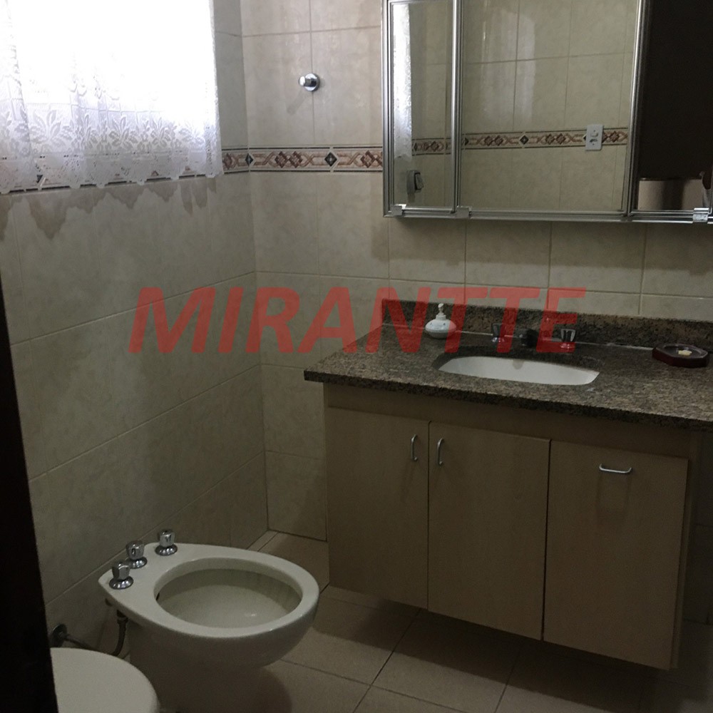 Sobrado de 190m² com 3 quartos em Santana