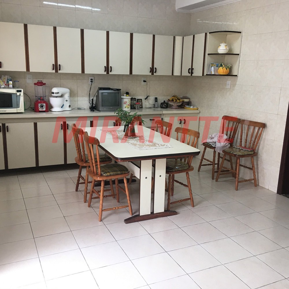 Sobrado de 190m² com 3 quartos em Santana
