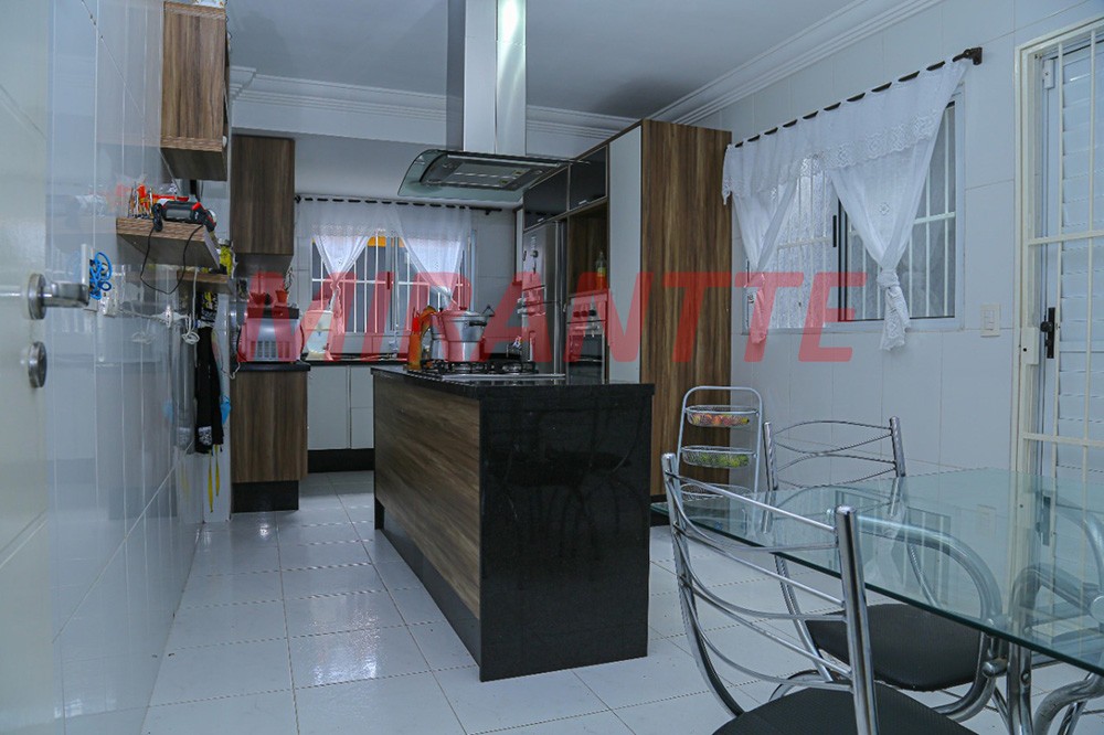 Sobrado de 184.84m² com 3 quartos em Parque Peruche