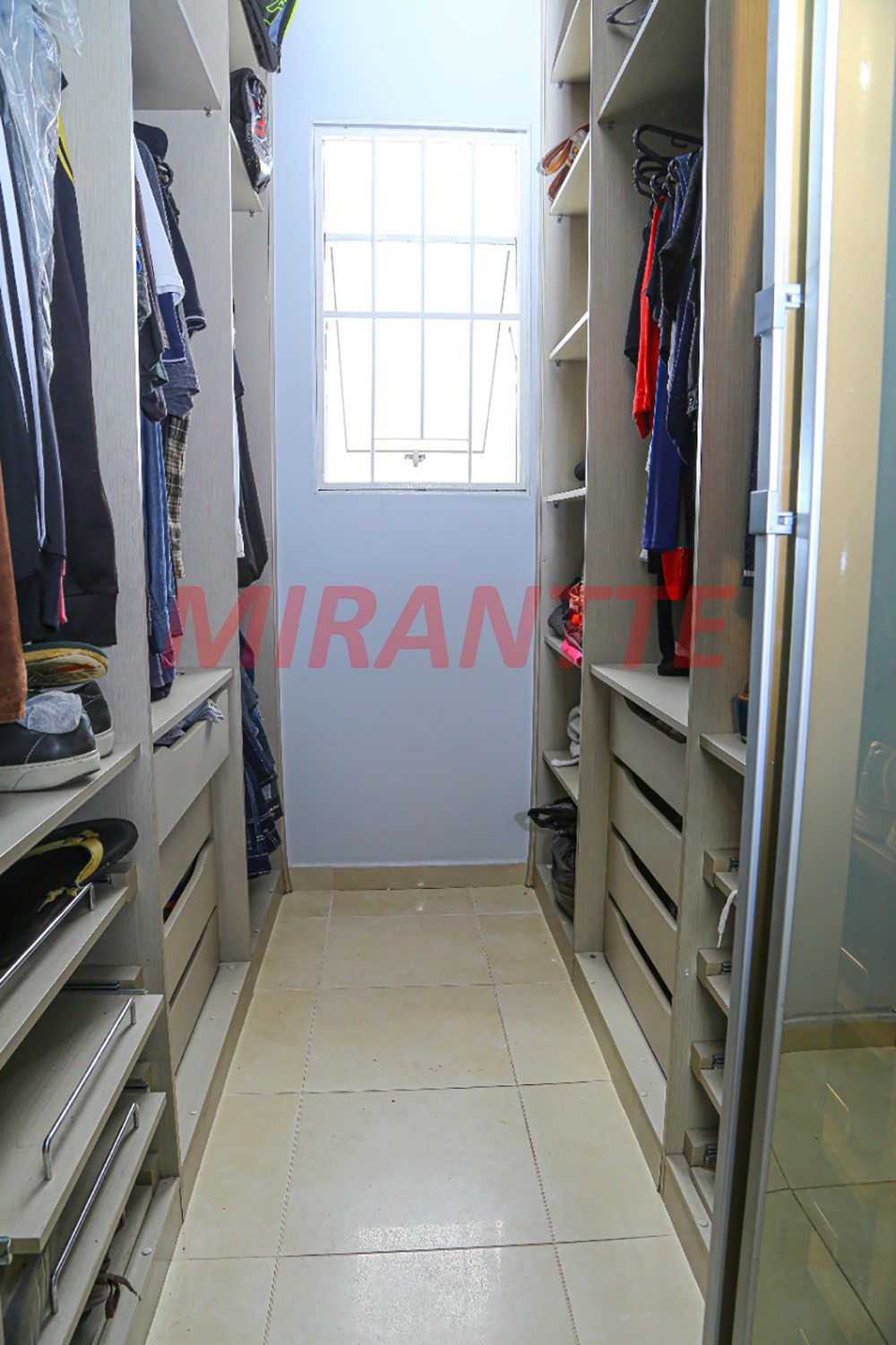 Sobrado de 184.84m² com 3 quartos em Parque Peruche