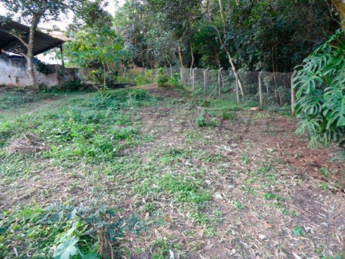 Terreno de 908m² em Horto Florestal