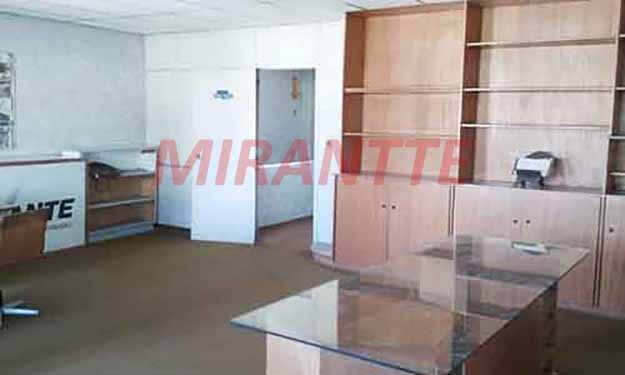 Galpao de 2800m² em Casa Verde