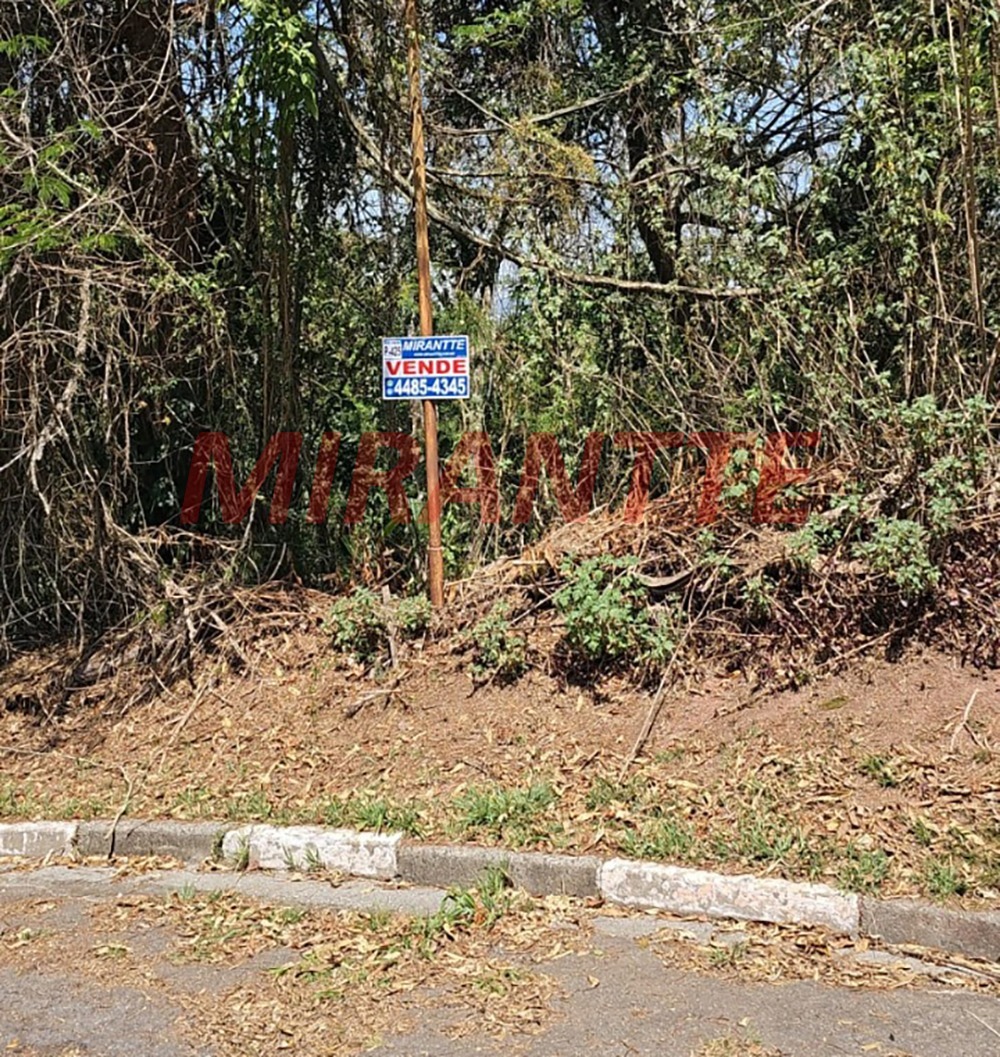 Terreno de 1445m² em Serra da Cantareira