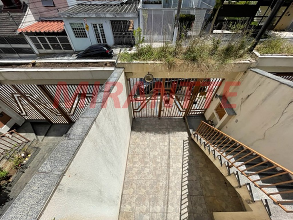 Sobrado de 158m² com 3 quartos em Água Fria