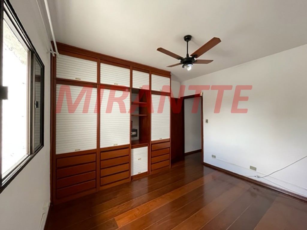 Sobrado de 158m² com 3 quartos em Água Fria